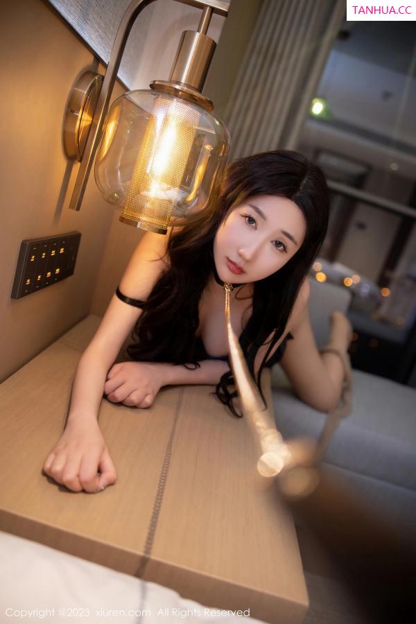江真真  [XiuRen]高清写真图 2023.04.20 No.6607 江真真 丝袜制服第65张图片